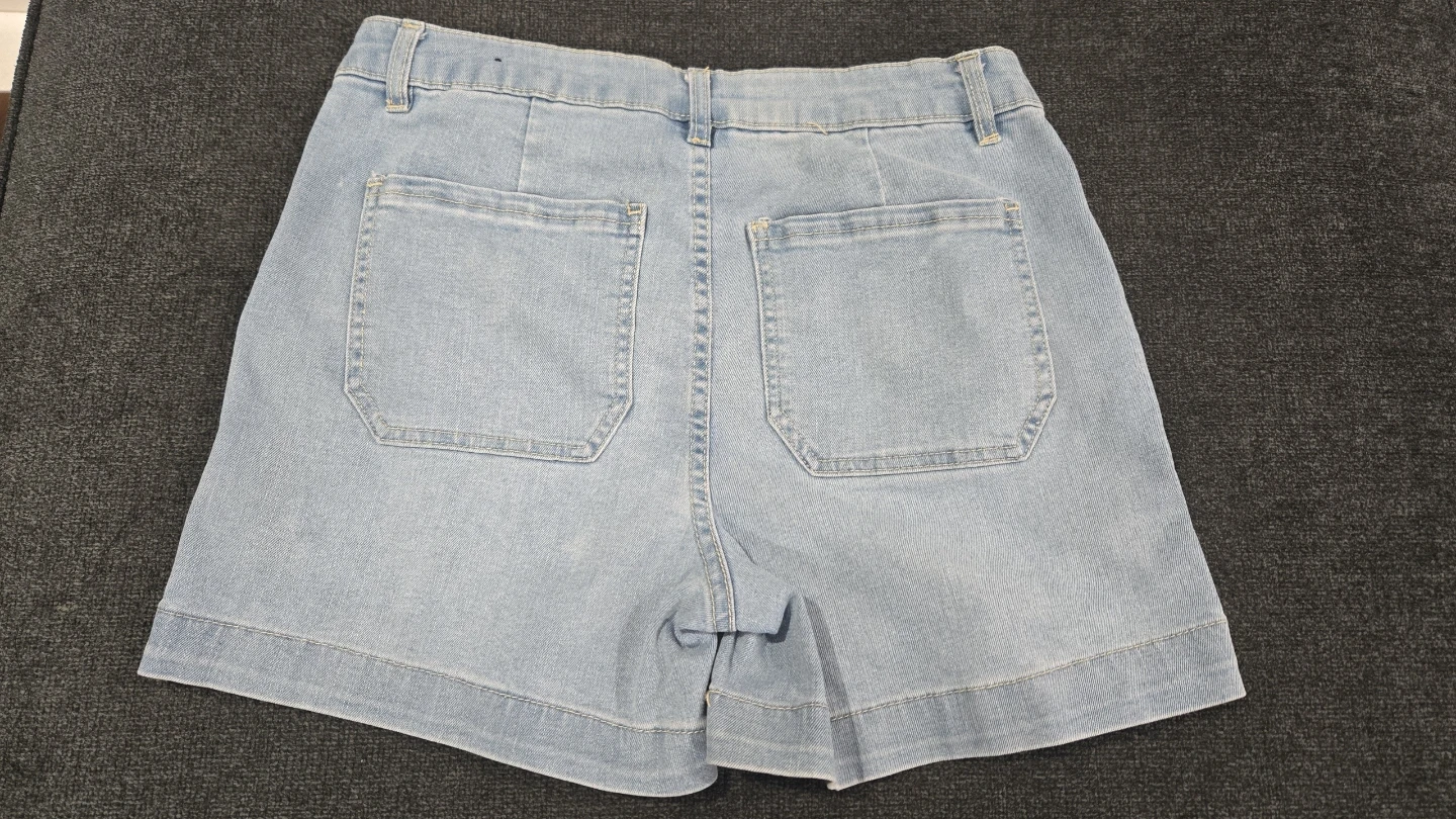 d.jeans Women's Light Wash Denim Shorts Size 8 - photo 3