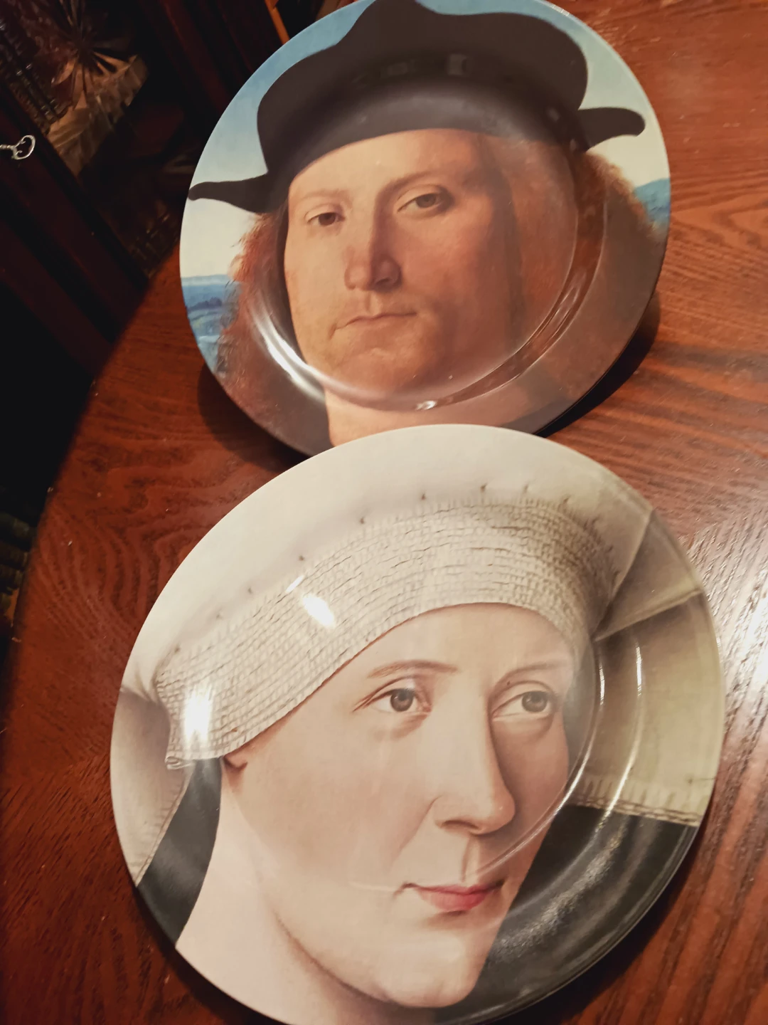 Set of Two Renaissance Art Portrait Plates - photo 2