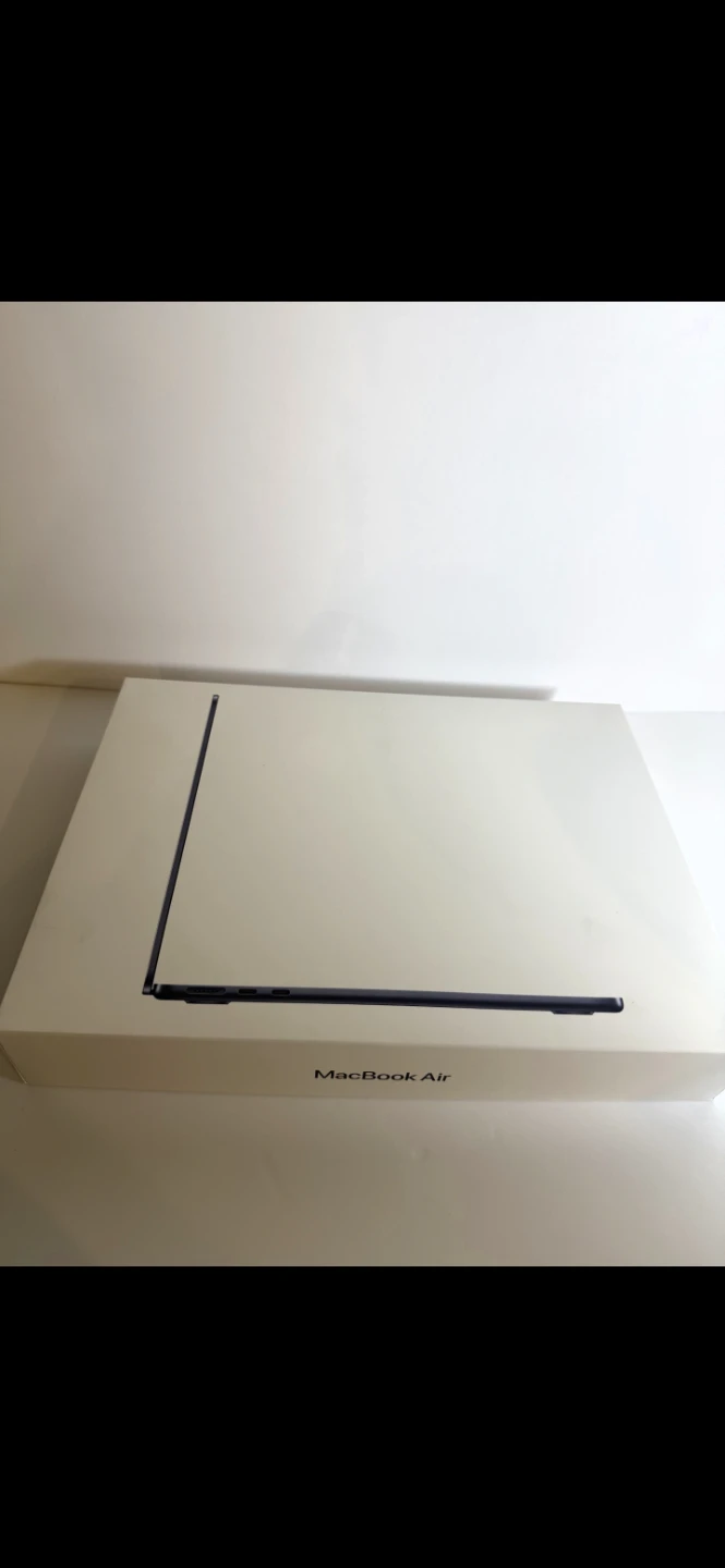 Apple MacBook Air 13-inch M5 16GB RAM