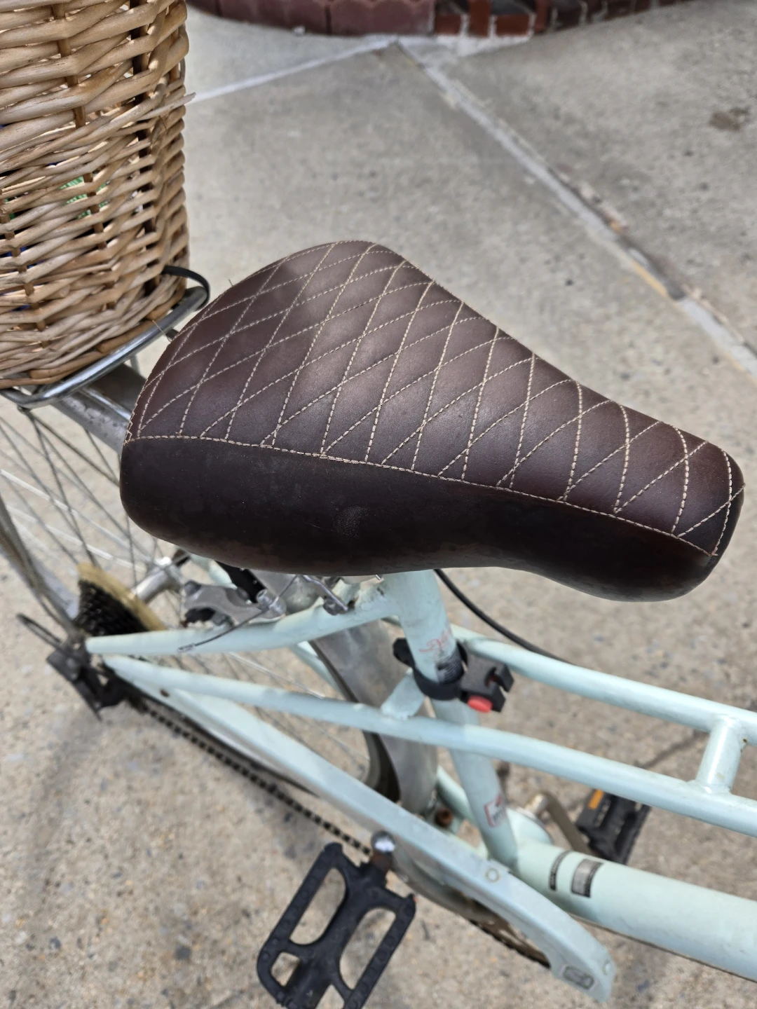 Schwinn Hybrid Bike with Wicker Basket - photo 4