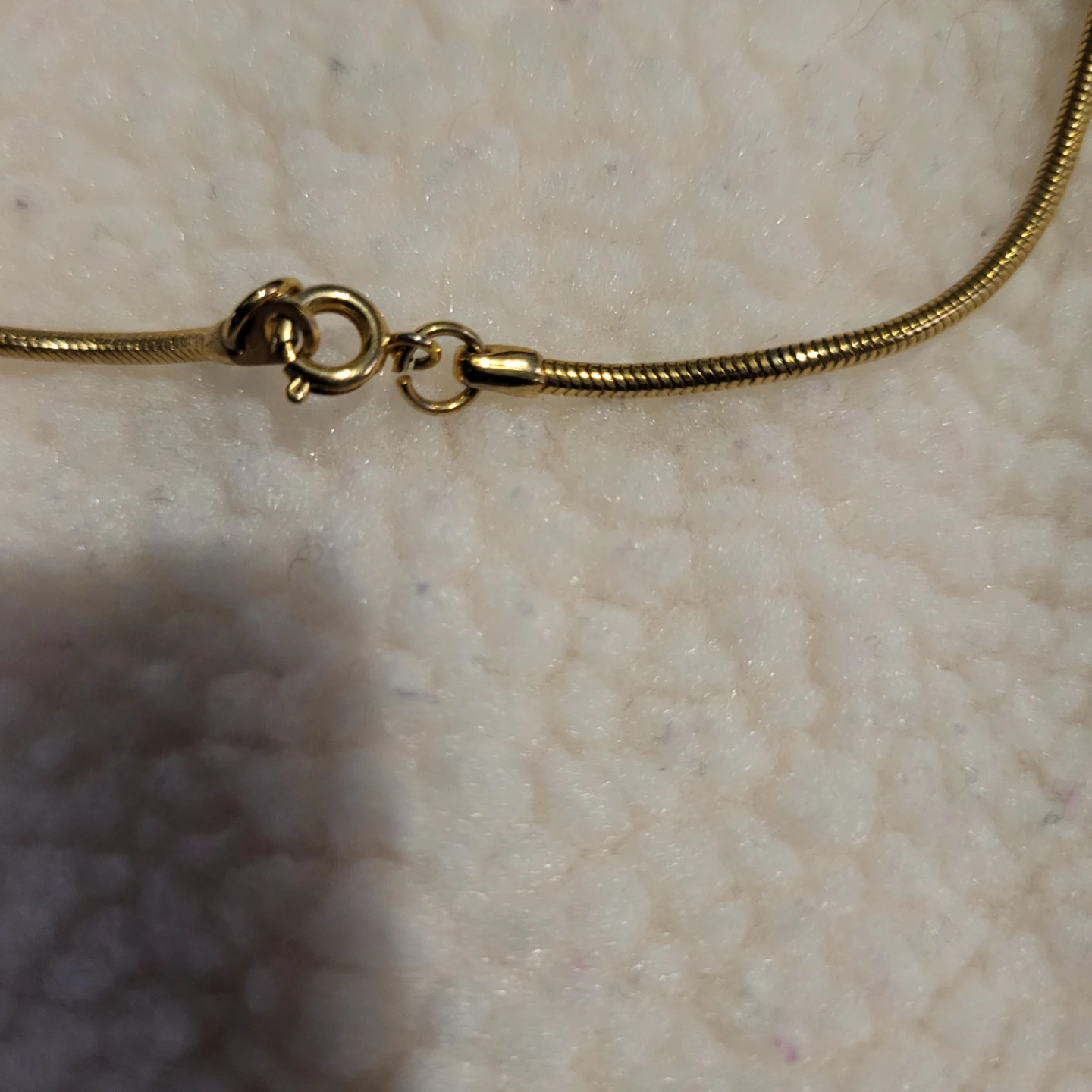 Gold-tone Shell Pendant Necklace - photo 3