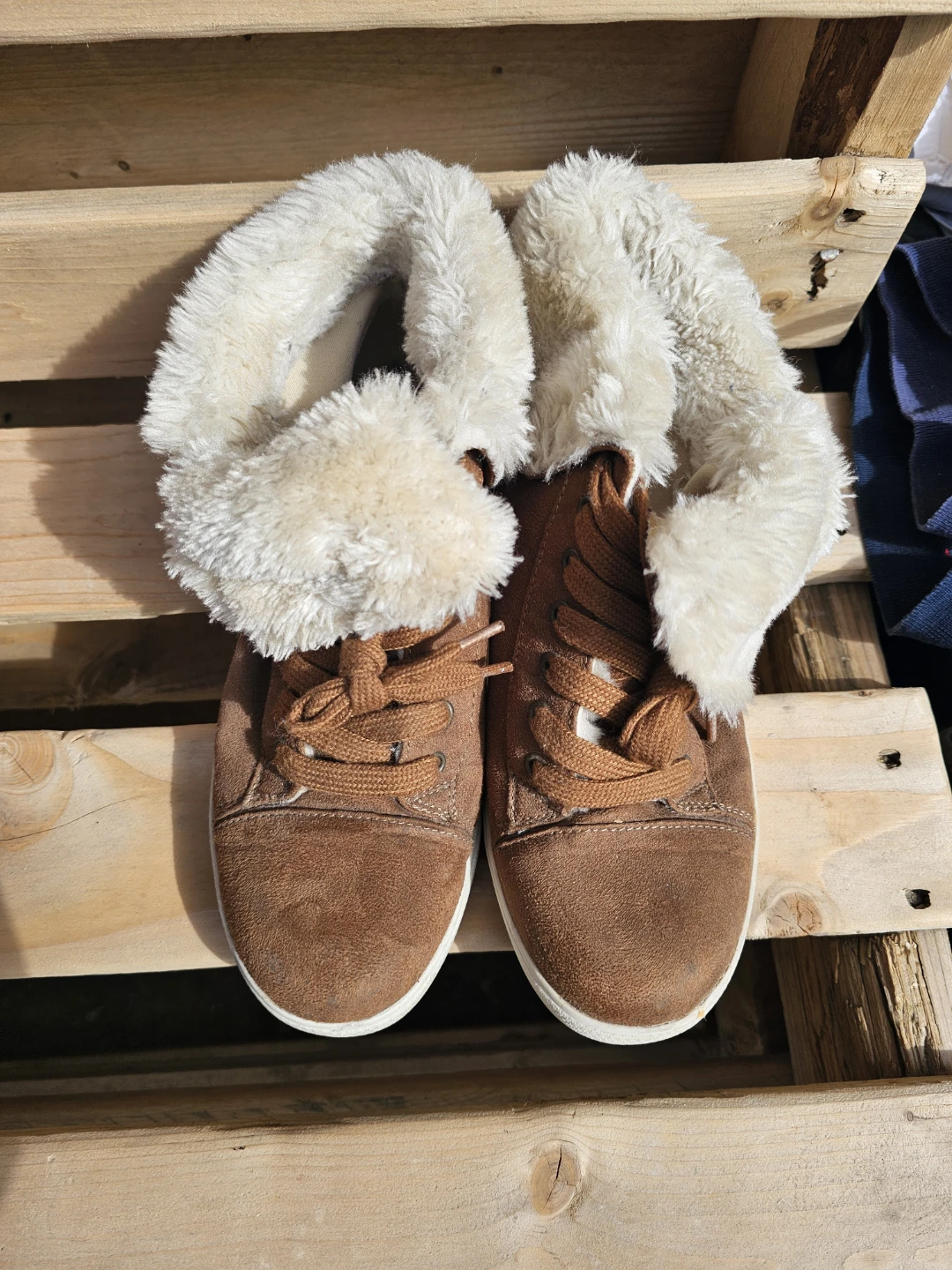 Size 7 Women's Faux Fur Lined Boots