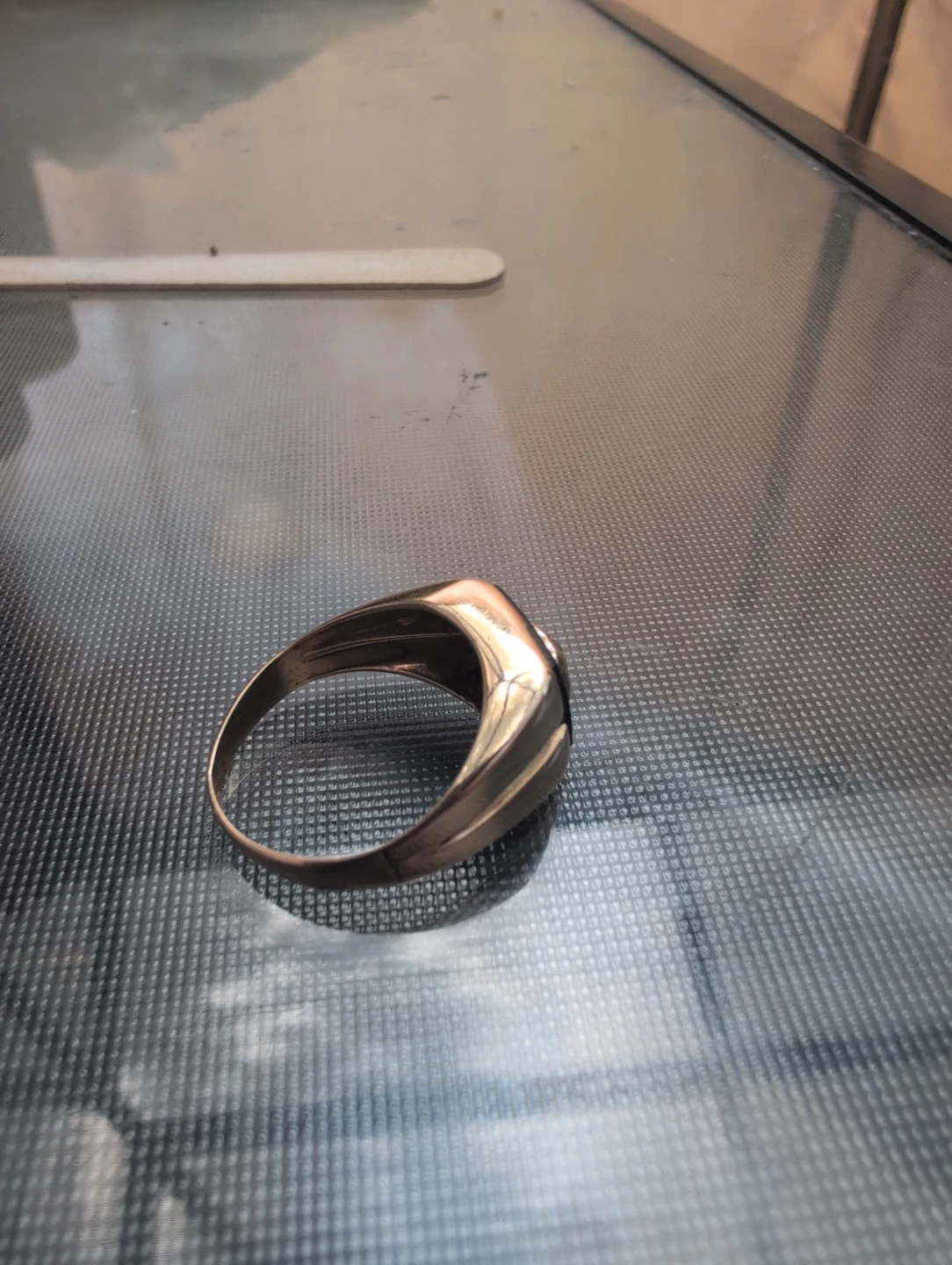 Gold signet ring with black stone and diamond accent - photo 4