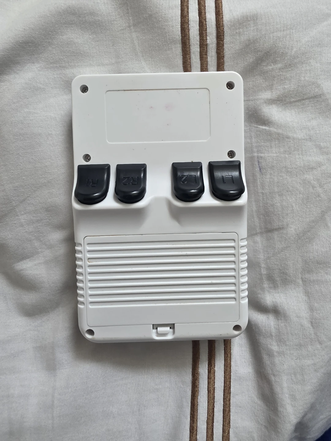 R36S Open Source Handheld Console - photo 2