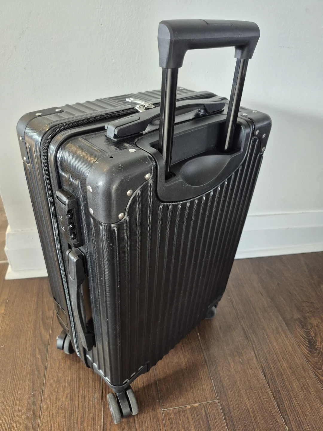 Hardshell Carry On Luggage - photo 2
