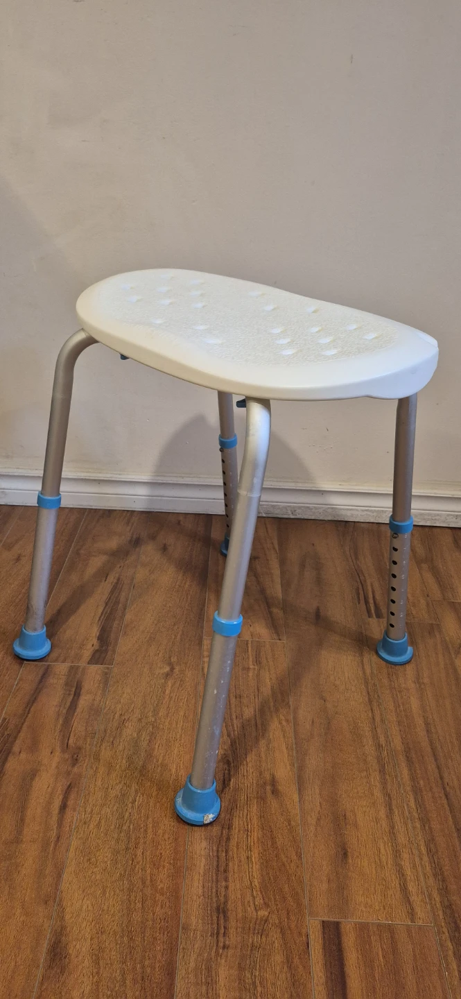 **Moving Sale** Adjusable Shower/Bath Seat - photo 2