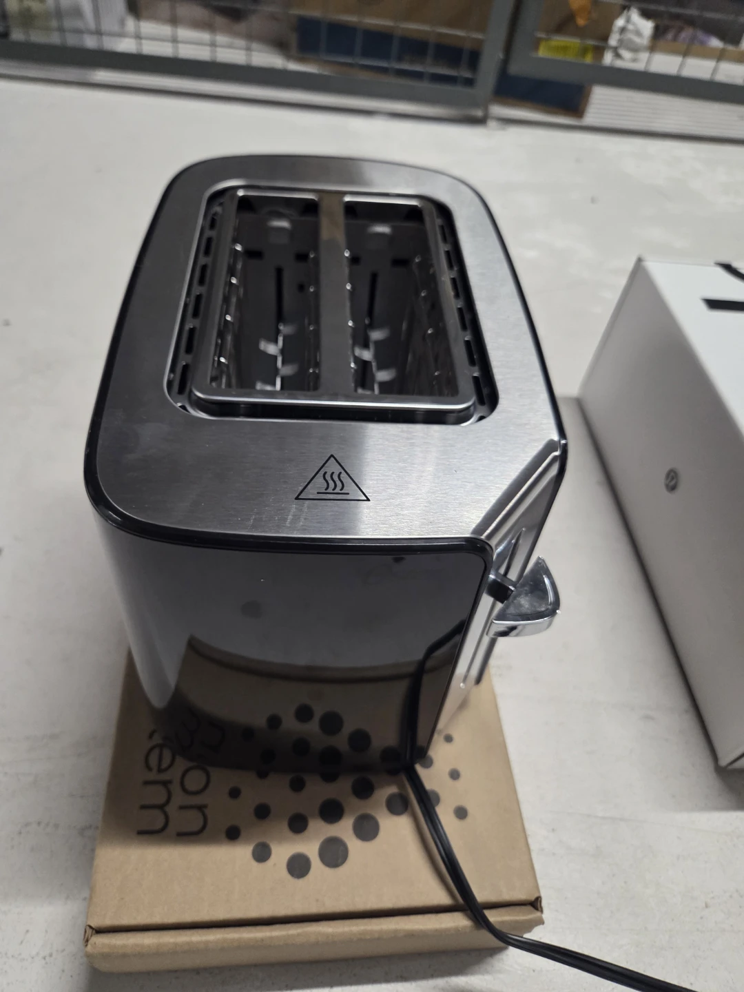 Oster 2-Slice Toaster Black and Stainless Steel - photo 2