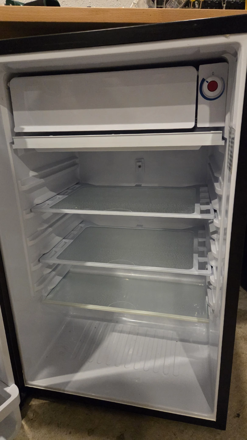 Danby Designer Mini Fridge - photo 3