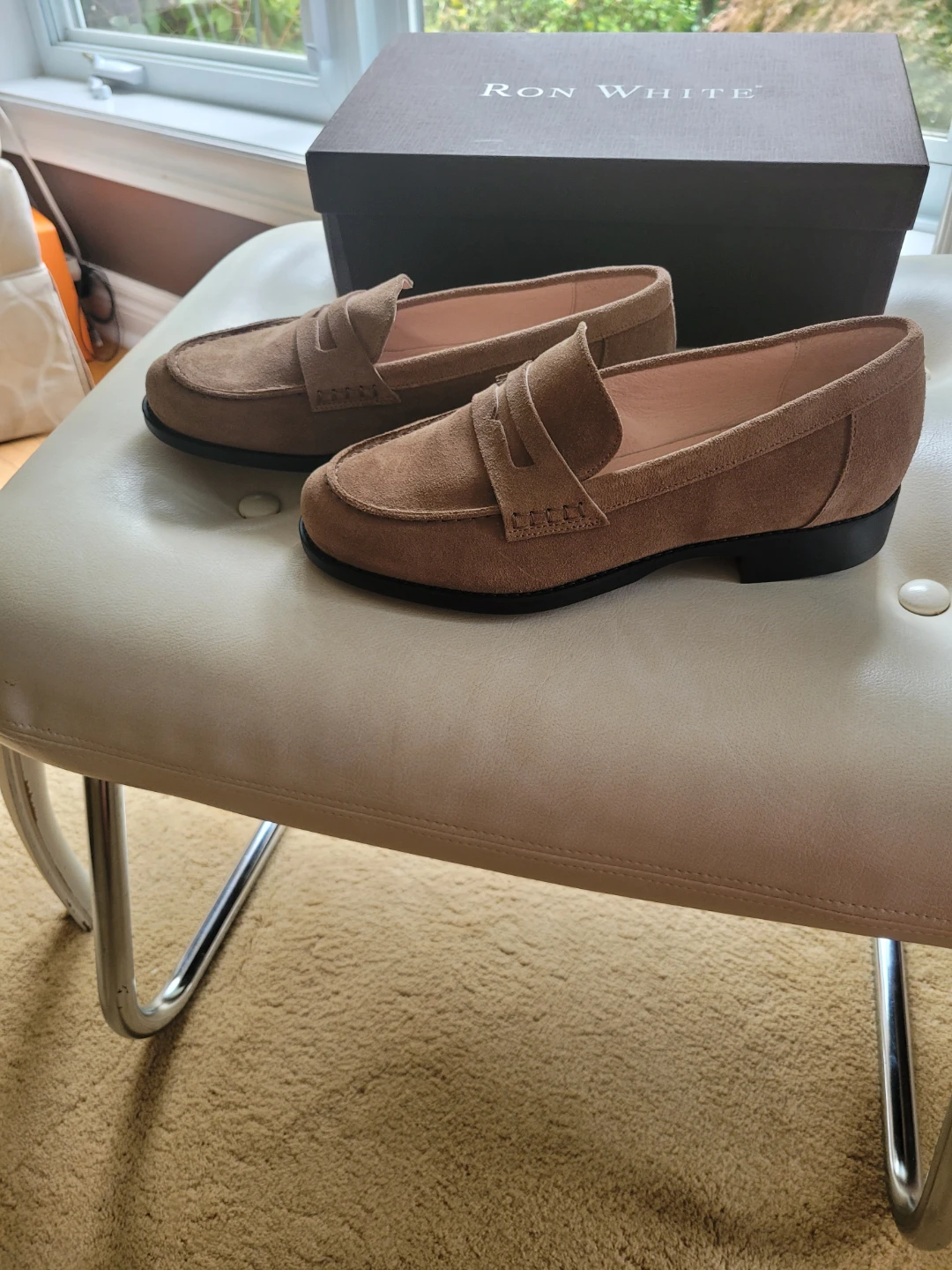 New in Box Ron White Suede Loafers sz 37 - photo 5