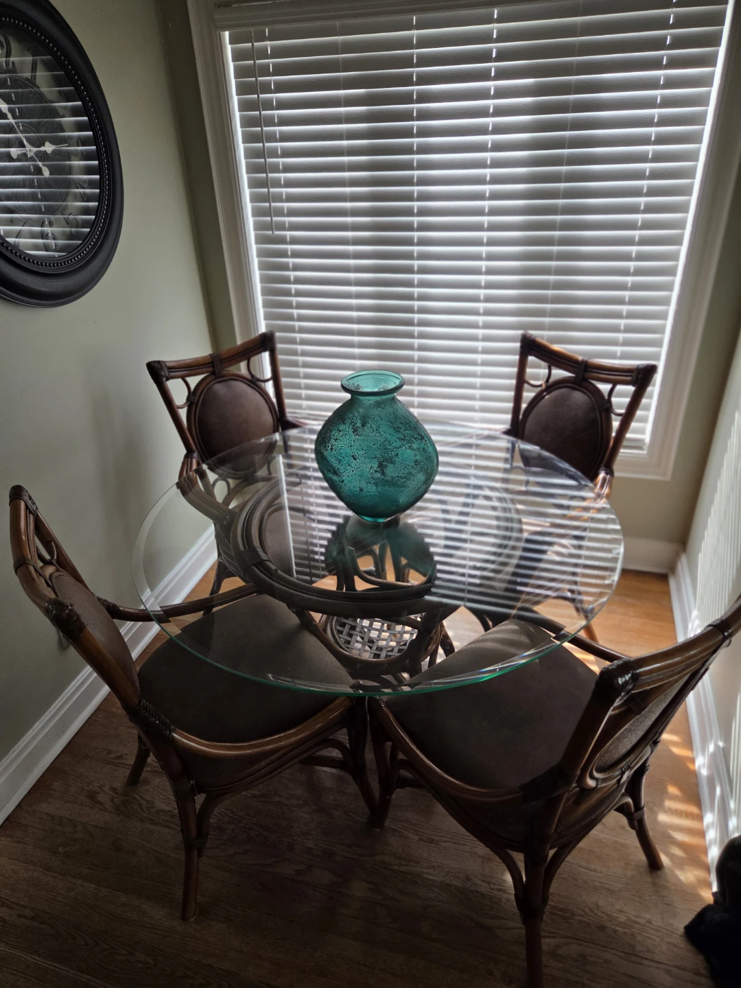 Rattan Dining Table + 4 Chairs - photo 3