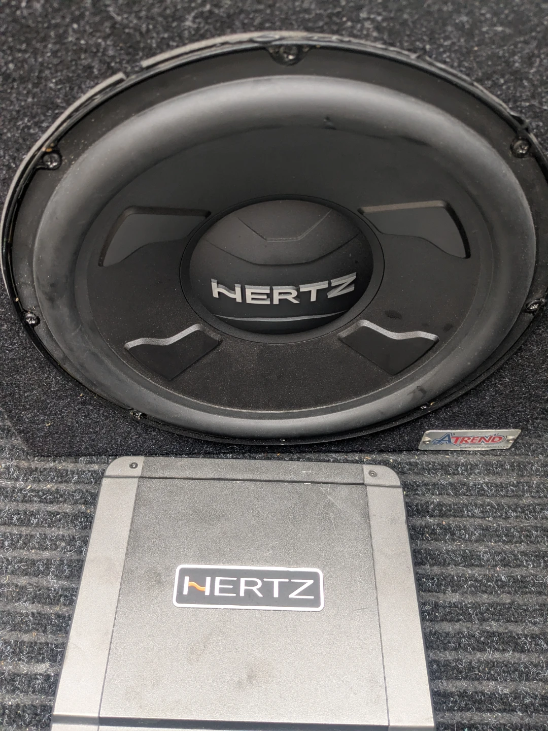 Hertz HCP 1D Mono Power Amplifier and Subwoofer Box