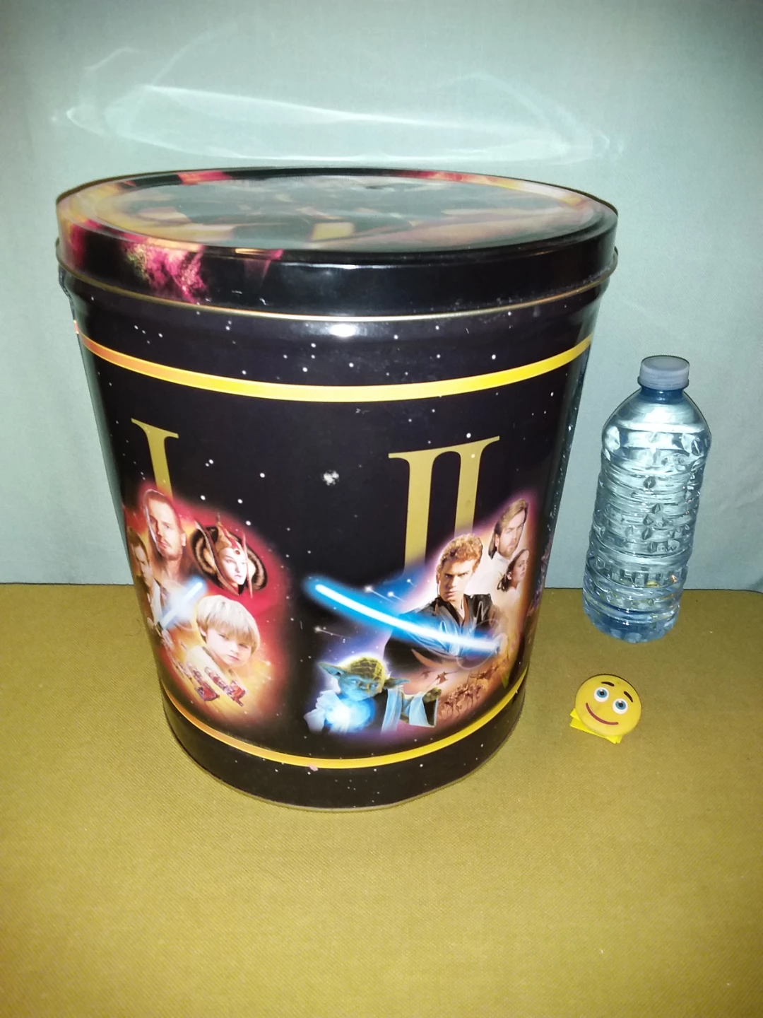 🏈 🗑️ Like 🆕 Star Wars Metal Storage Can 🗑️ - photo 2