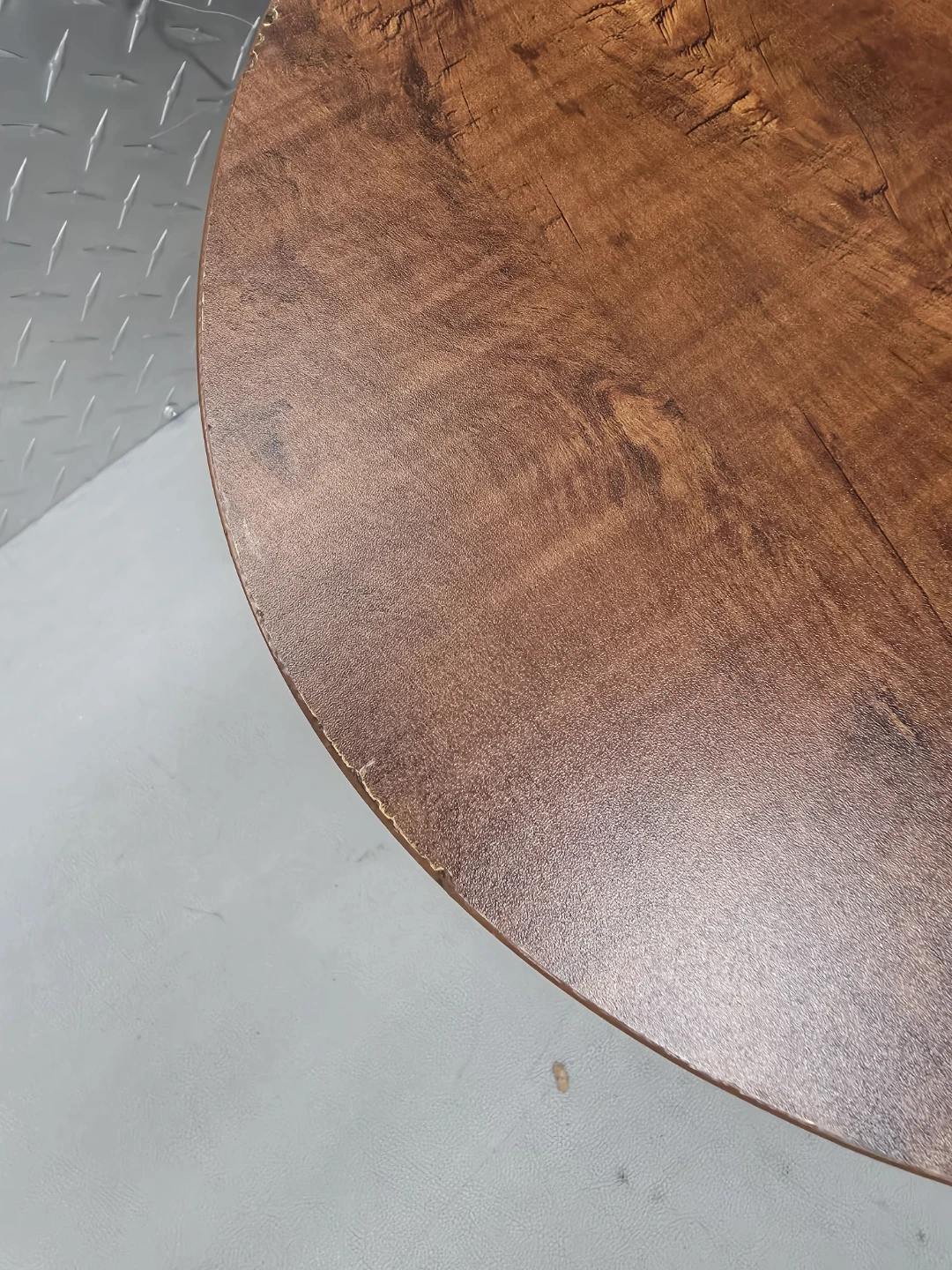 Oval Coffee Table with Wood Grain Finish - photo 5