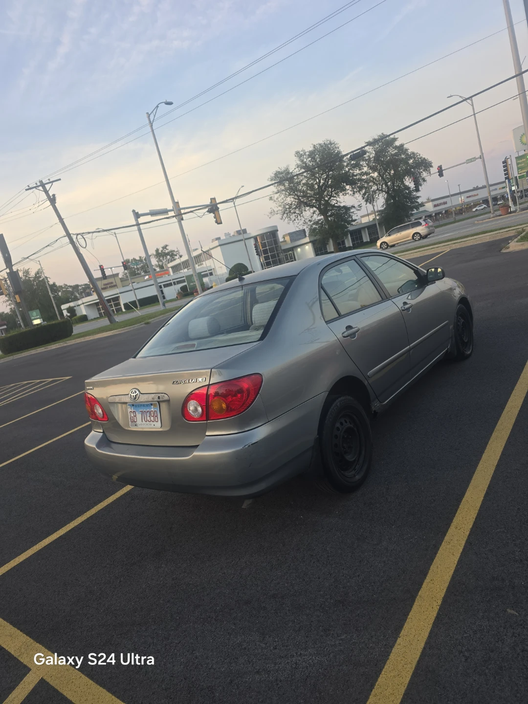 Toyota Corolla LE Sedan - photo 2
