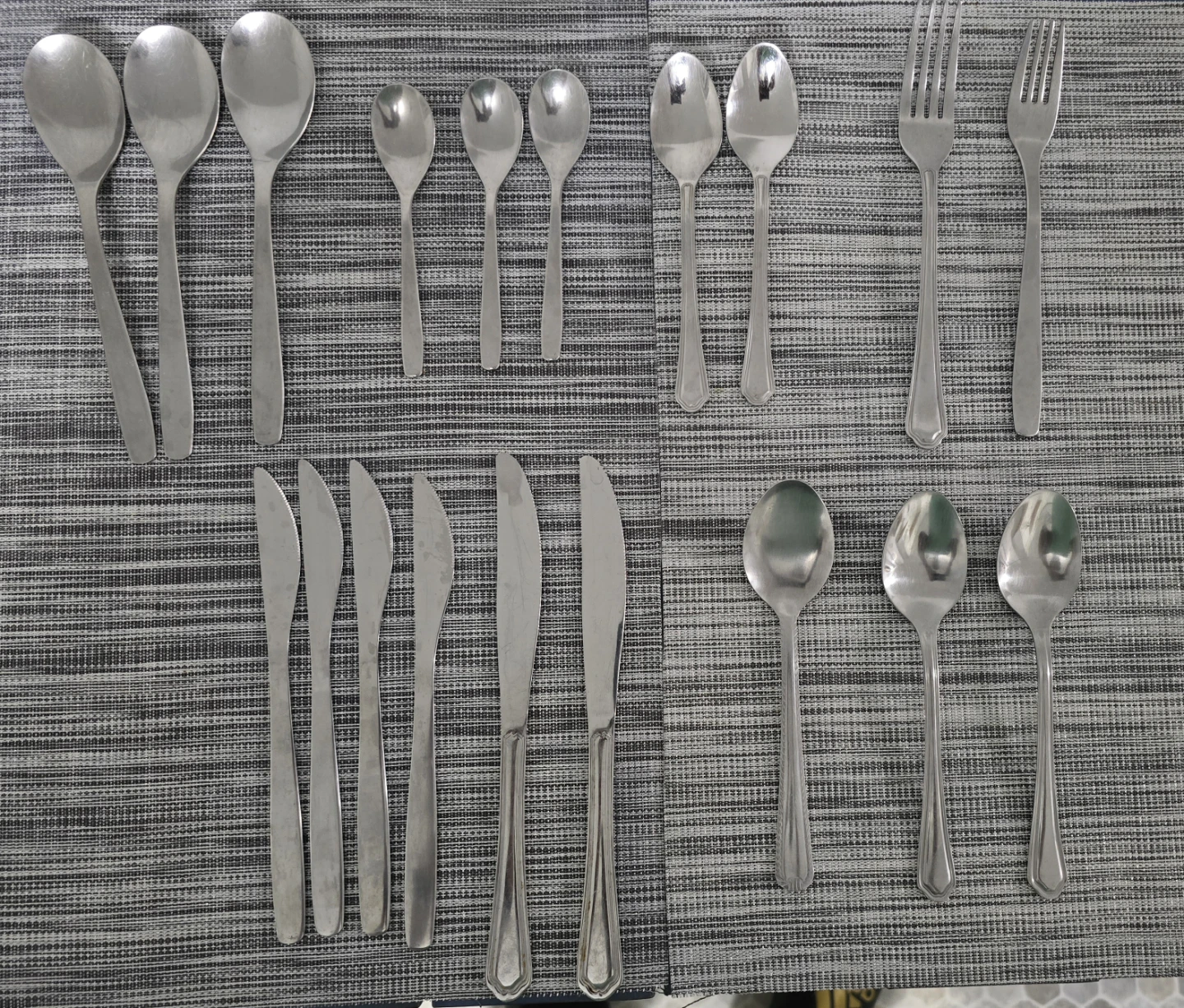 19 Piece Mixed Pattern Stainless Steel Flatware Set - photo 2