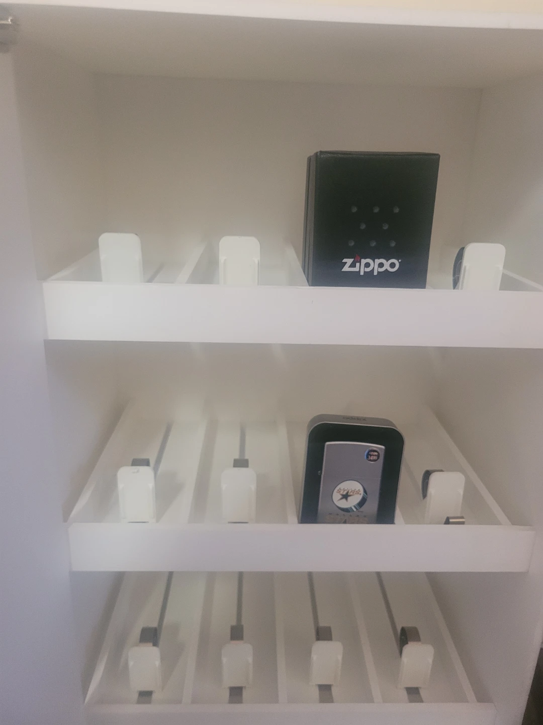 Genuine Zippo Display Case - photo 2