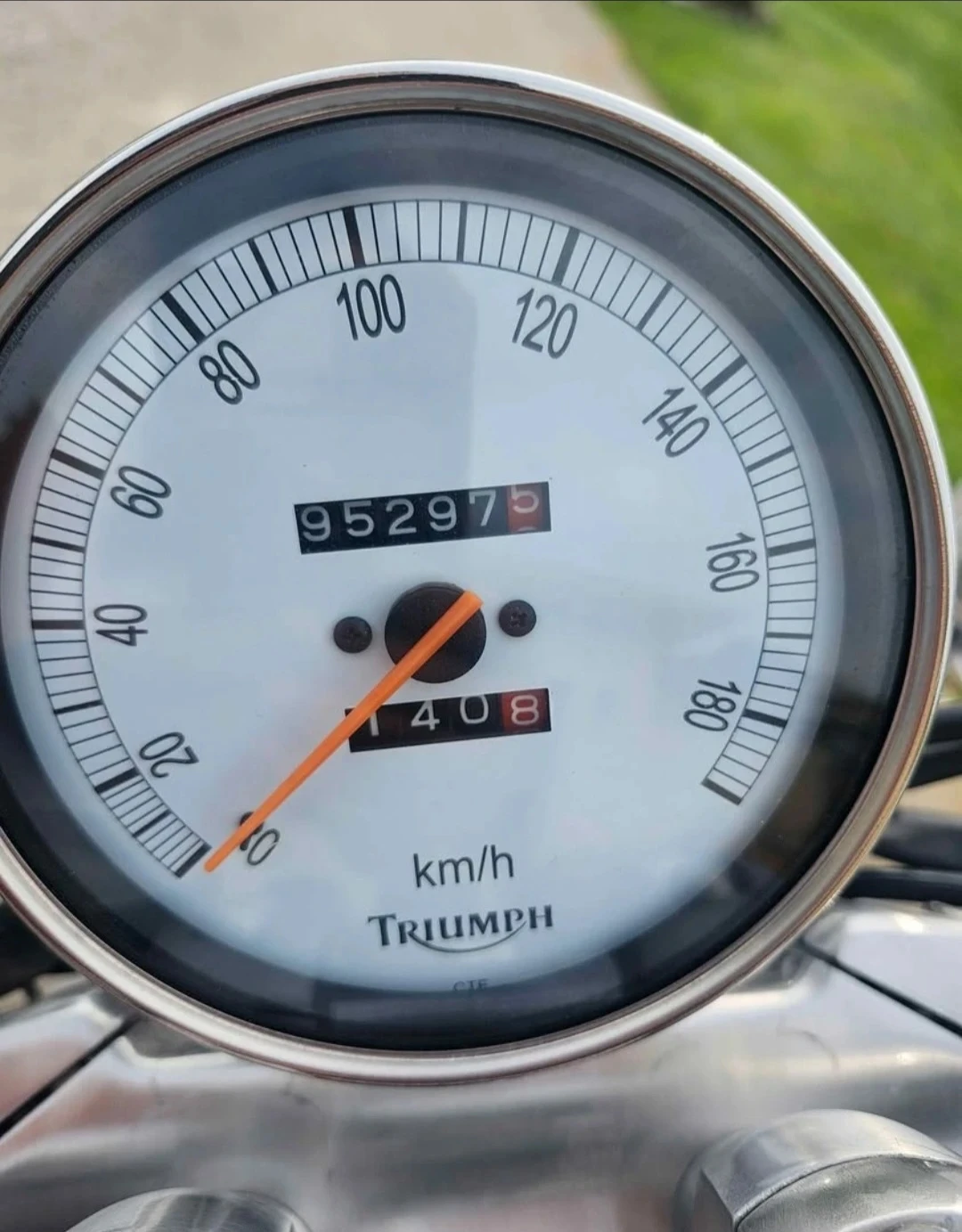 2004 Triumph Motorcycle - photo 2