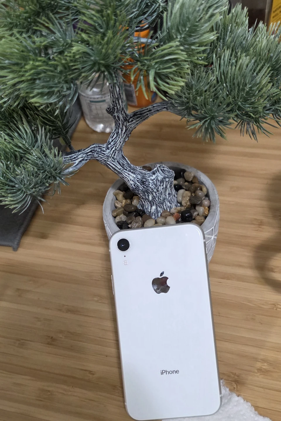 Apple iPhone XR 64GB White