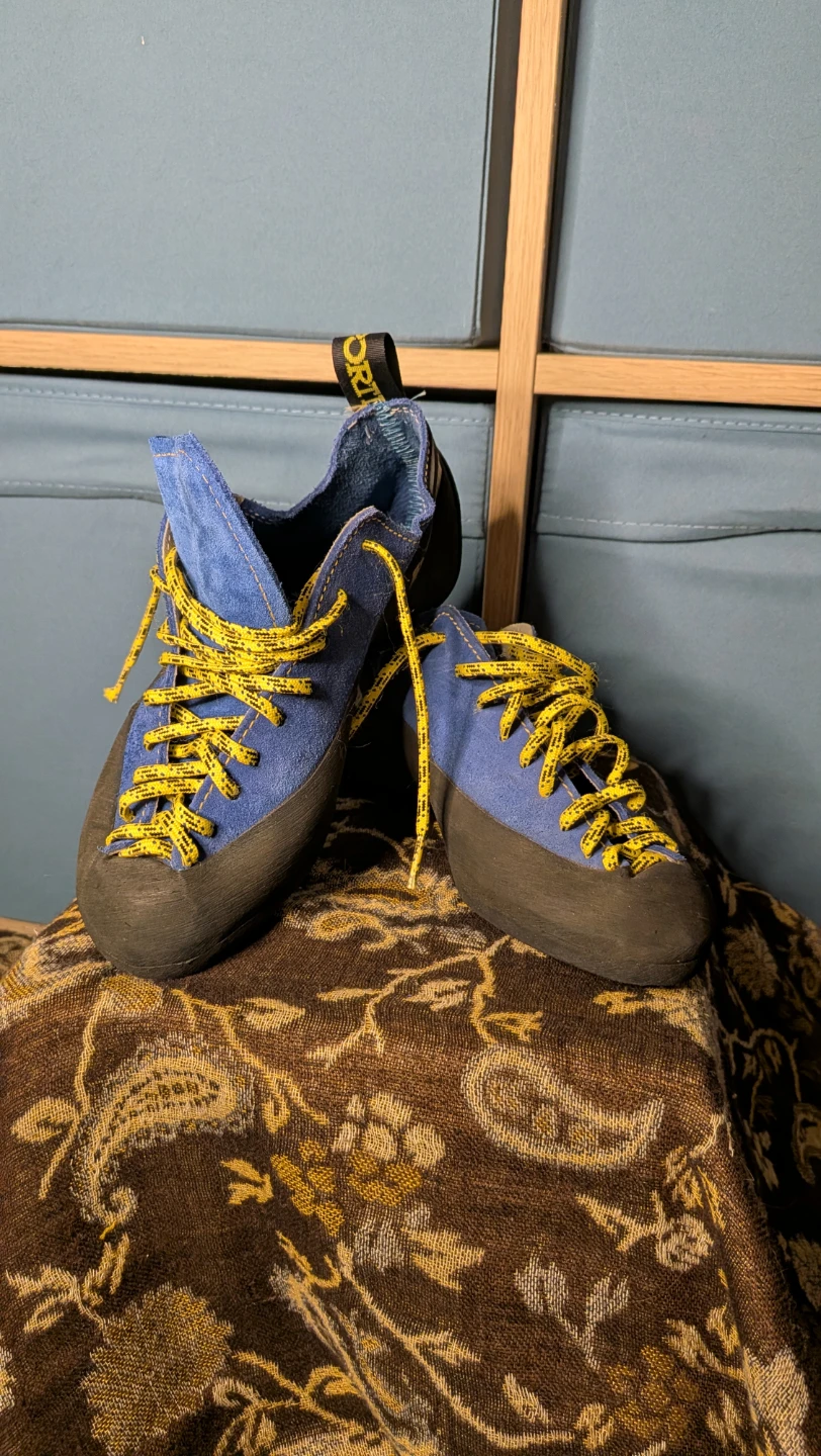 La Sportiva Climbing Shoes size 35.5
