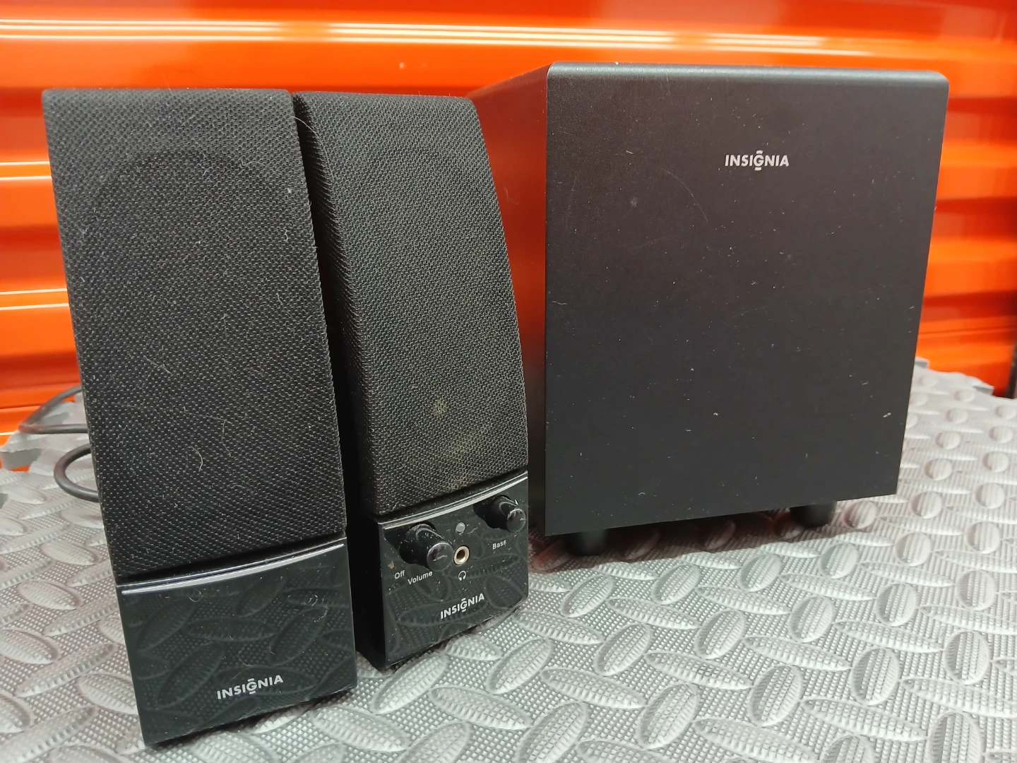 Insignia Computer Speaker System - photo 3