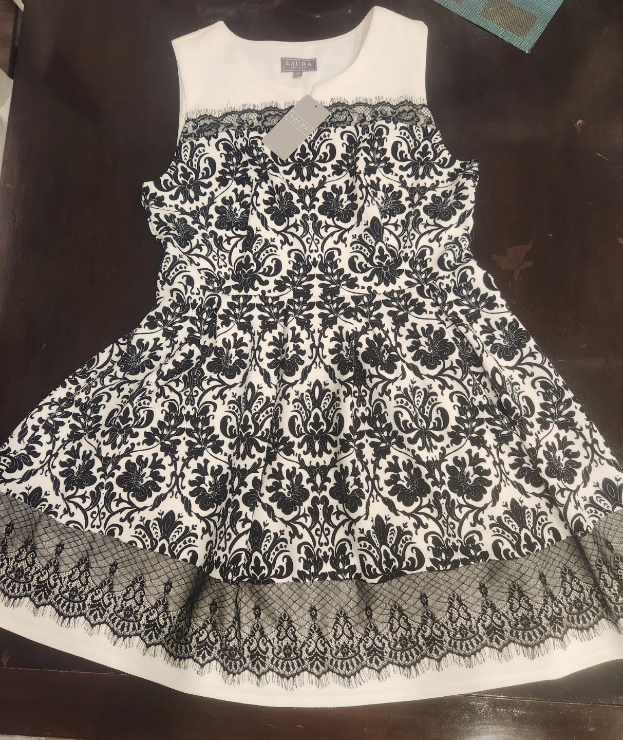 Laura Petites Black and White Dress Size 12 - photo 3
