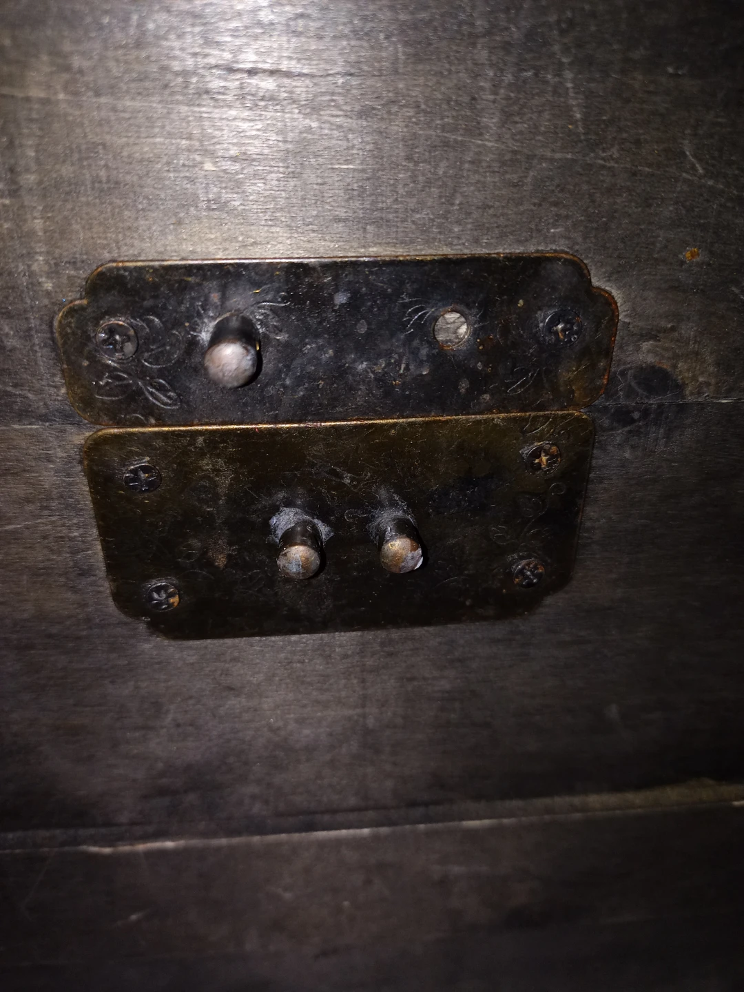 Chest With No Locking Latch - photo 2