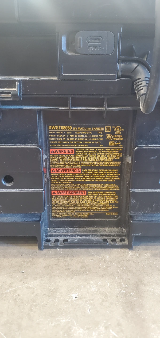 DeWalt ToughSystem 2.0 20V Charger - photo 3