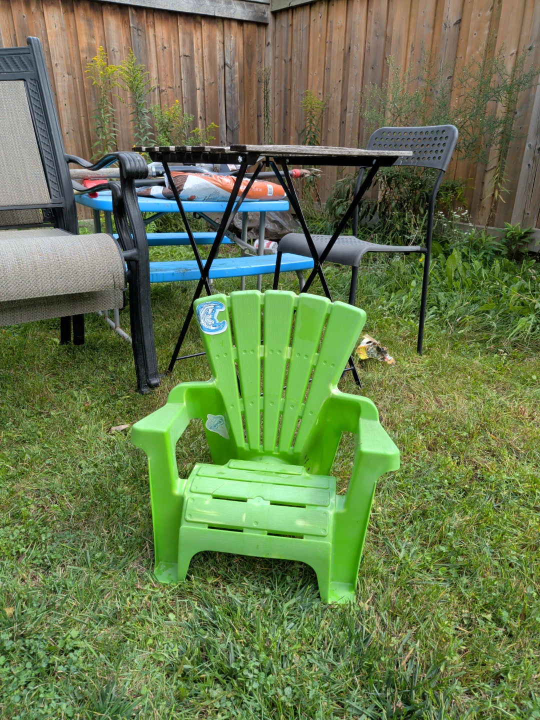Set of 2 Green Plastic Adirondack Chairs for Kids - photo 2