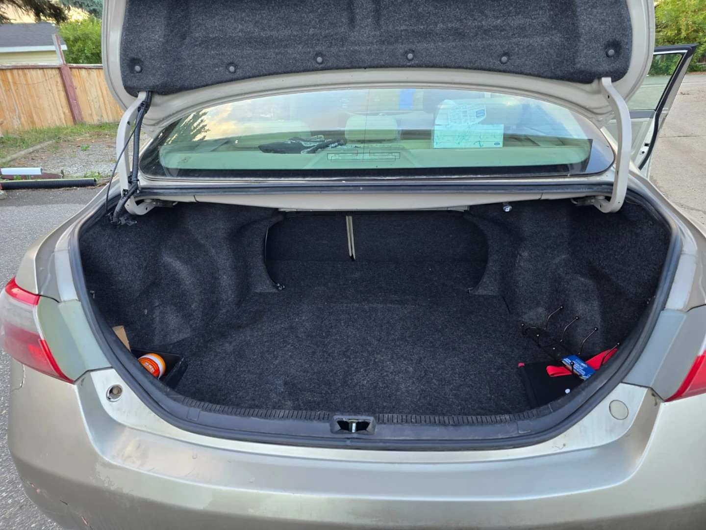 Toyota Camry LE Sedan - photo 5
