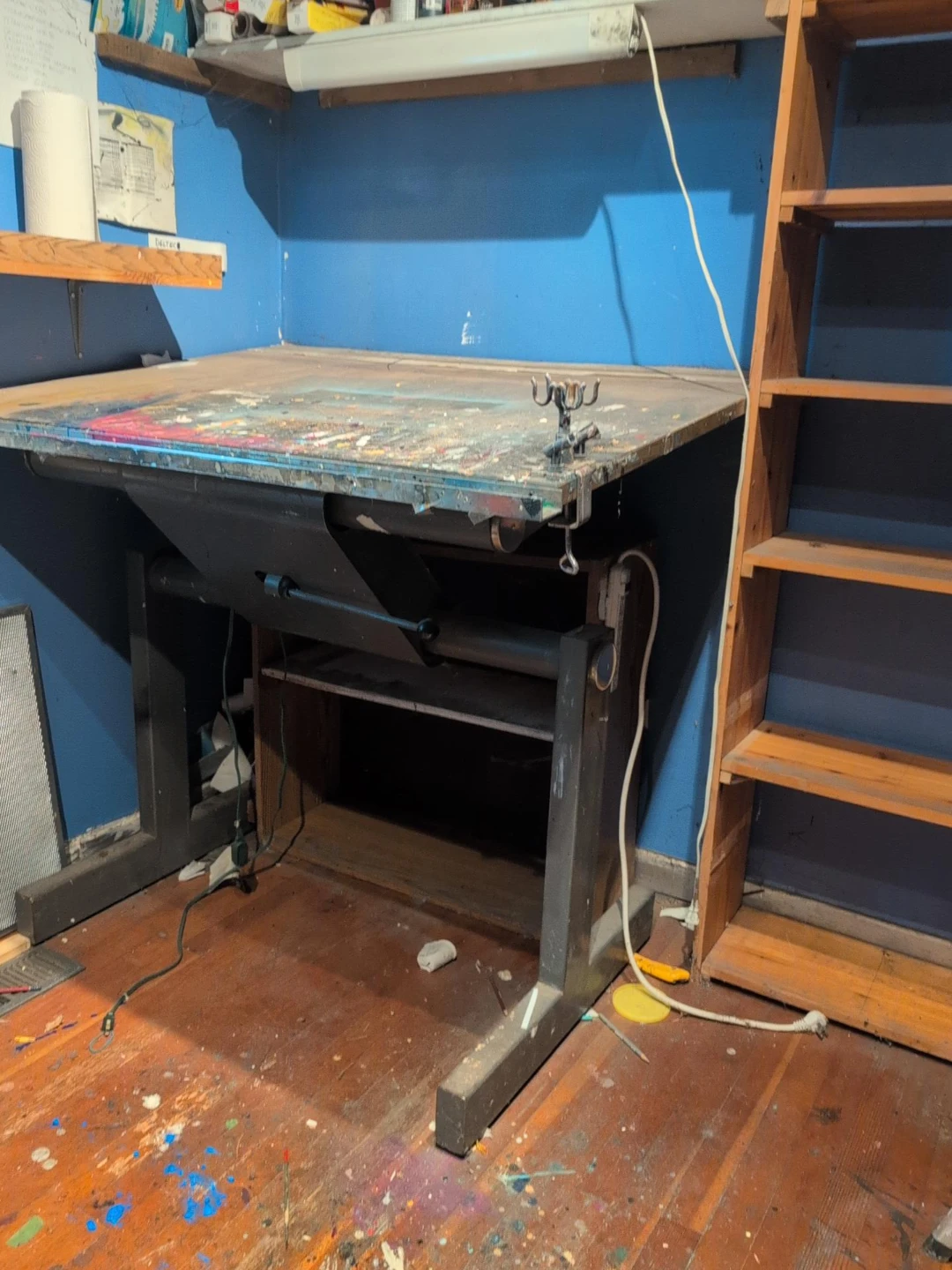 Adjustable Drafting Table