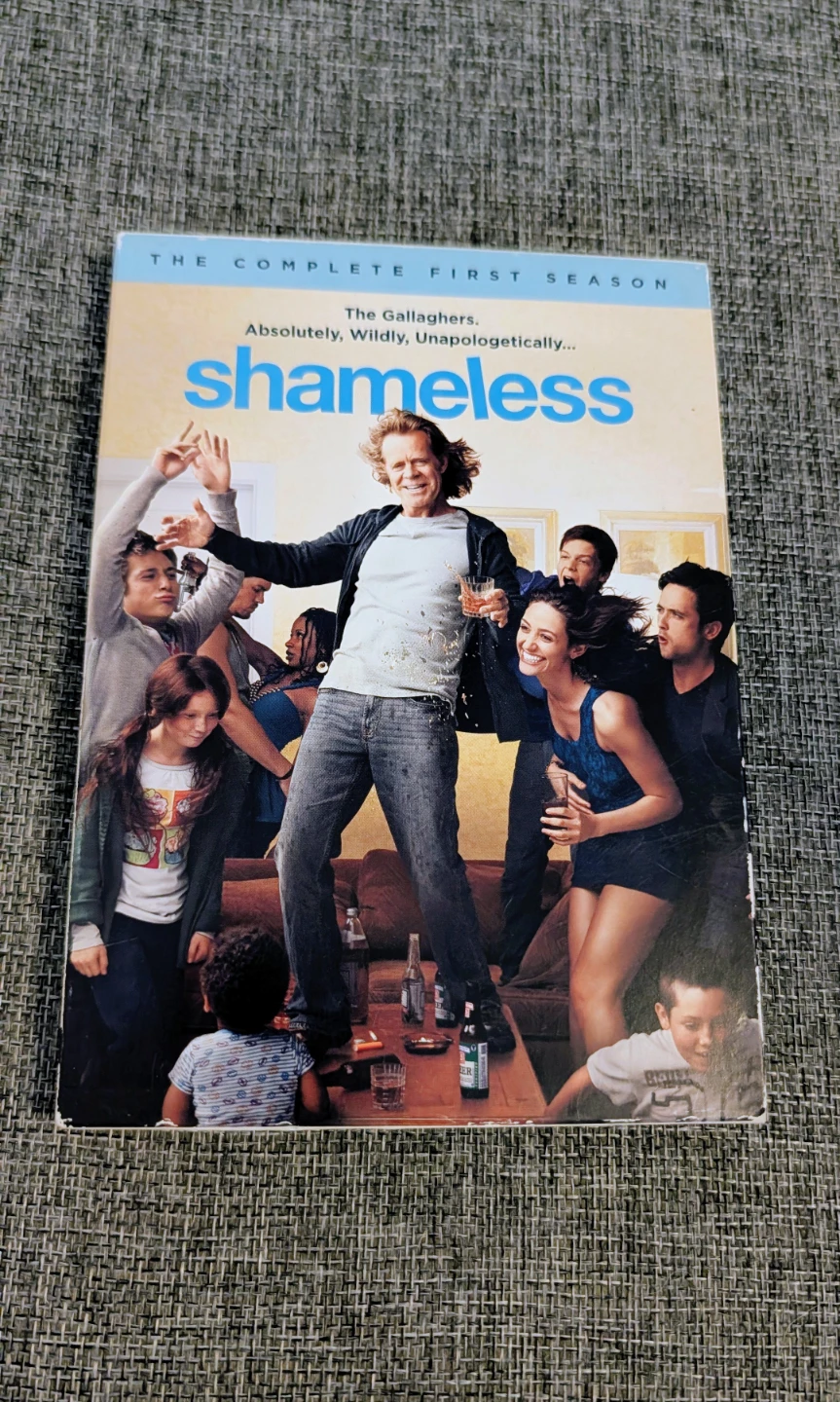Shameless: The Complete First Season DVD