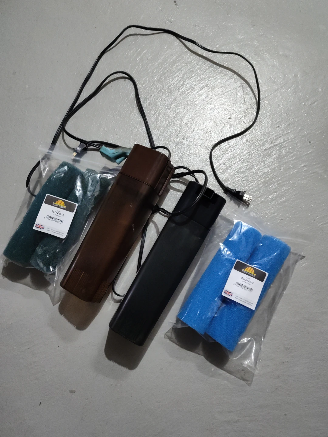 Fluval 4 Aquarium Filters with Replacement Sponges