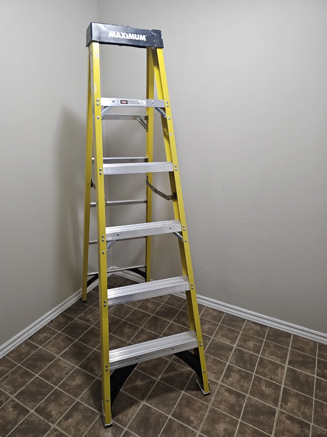 Maximum 6' Fibreglass Step Ladder