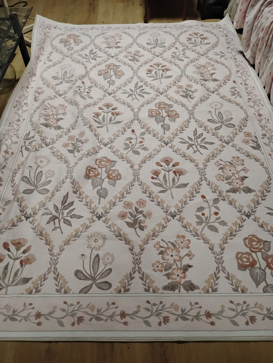 Floral Pattern Area Rug - photo 2