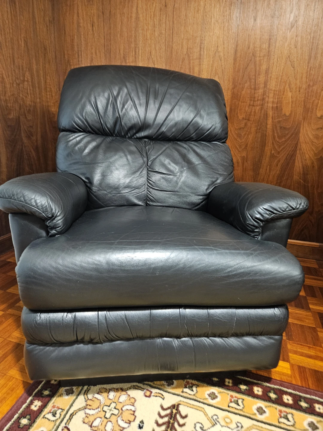 Black Leather Recliner - photo 3