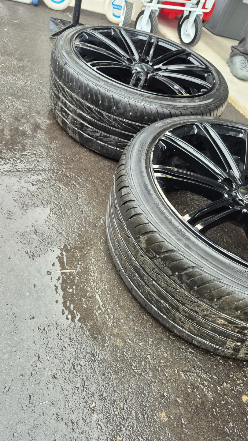 225 40 ZR18 Tires with Rims - photo 2