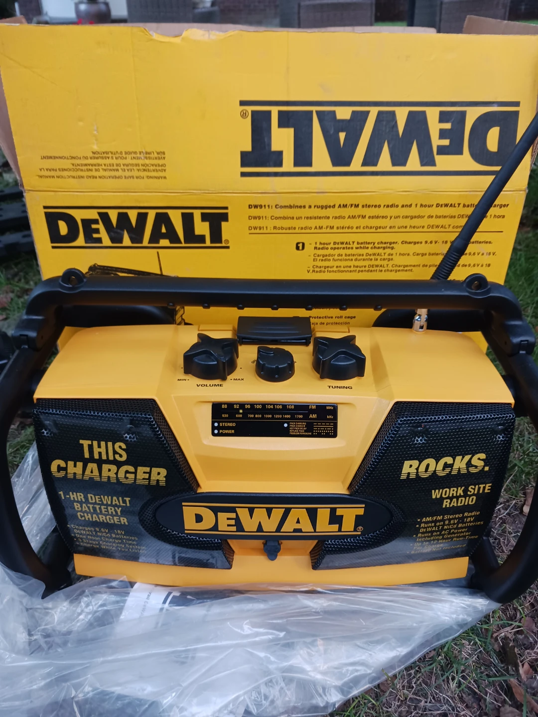 DEWALT DW911 Work Site Radio with Battery Charger