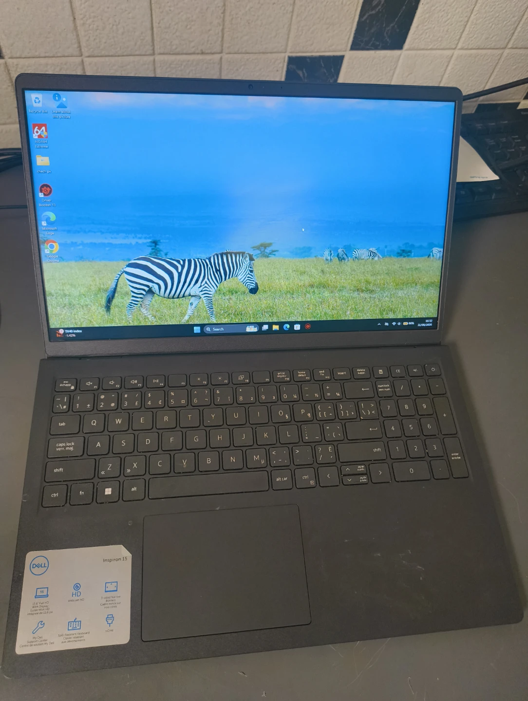 Dell Inspiron 2024 15.6" 120hz i5-12th 256gb ssd
