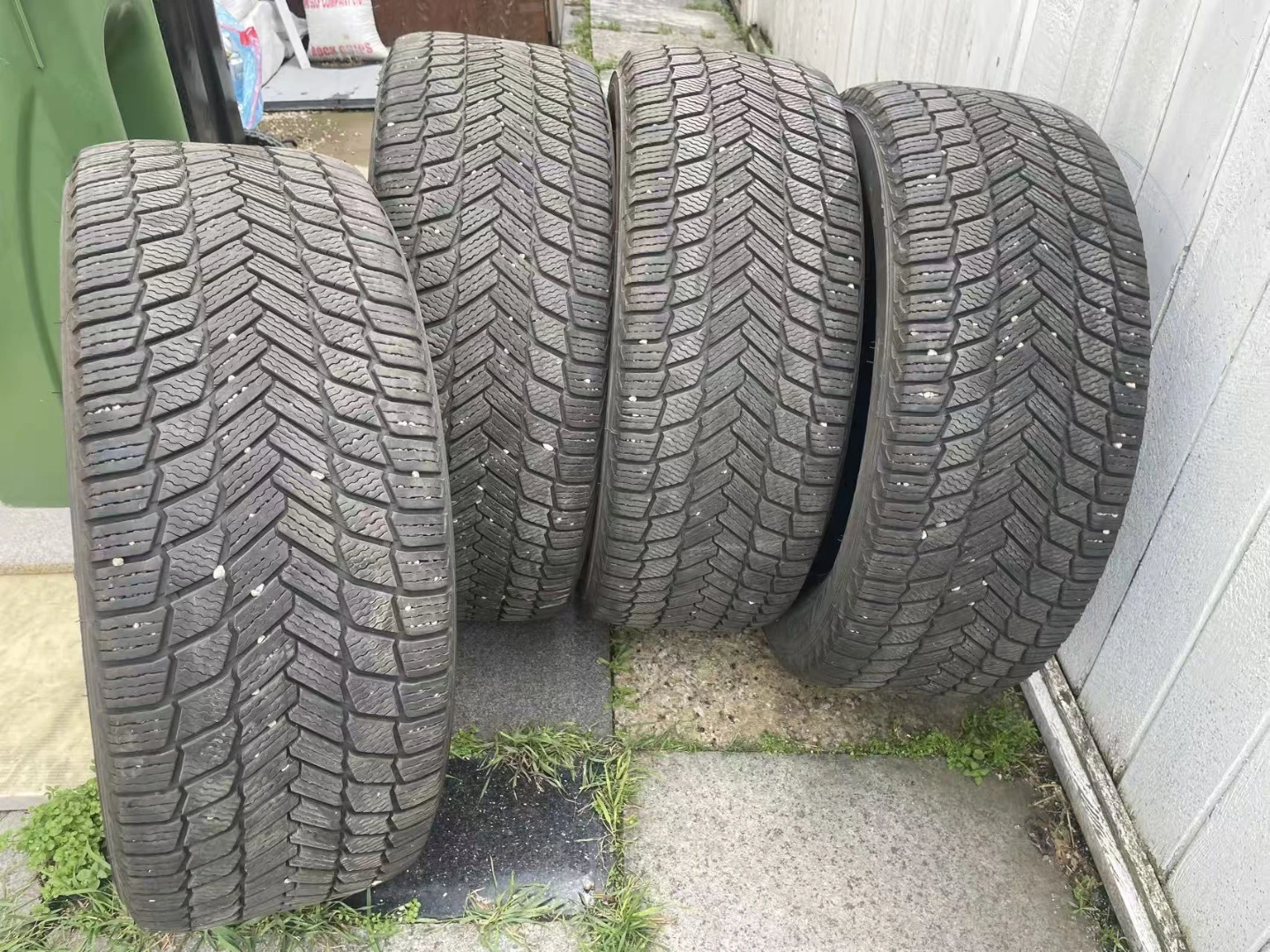 Set of 4 Michelin X-Ice Winter Tires 275/55 R20 - photo 2
