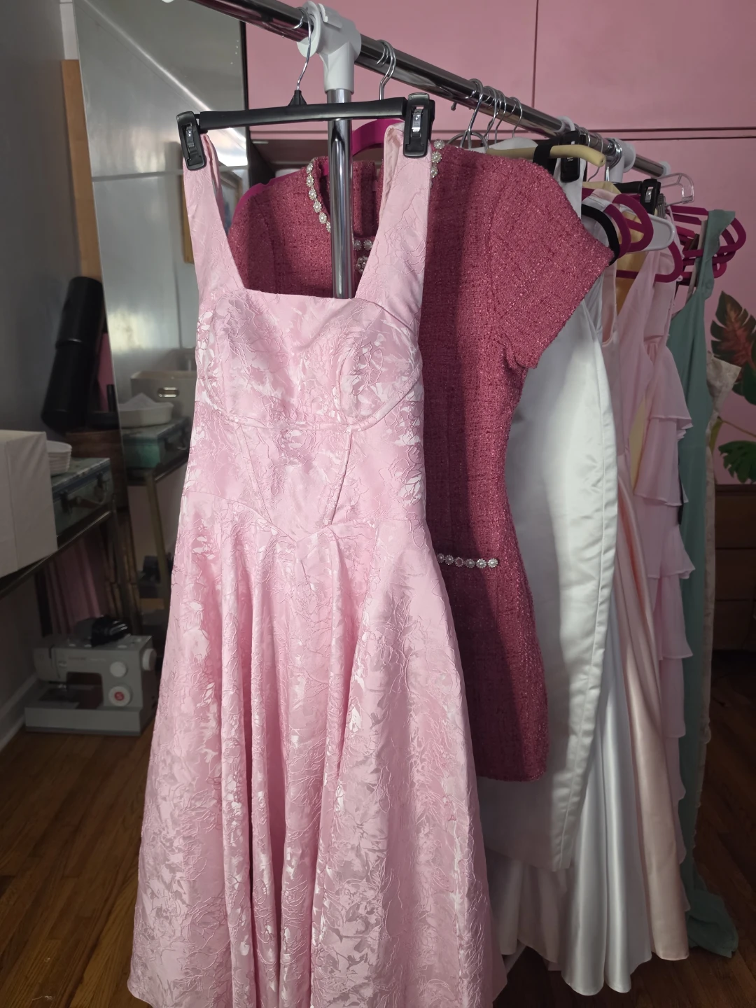 Pink Satin Jacquard Tea Length Halter Dress 🏈 - photo 5
