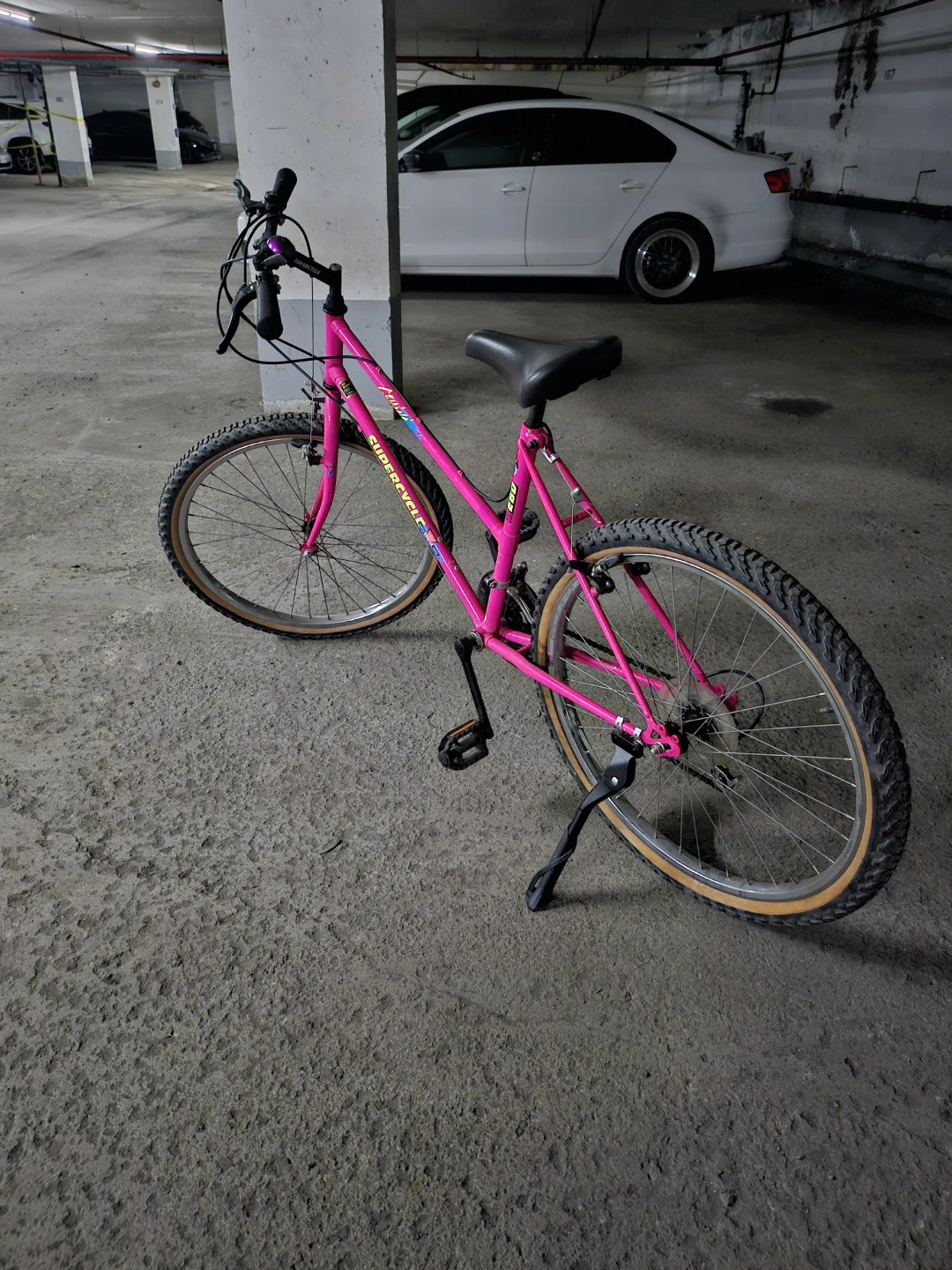 Diamondback SuperSport Pink Mountain Bike - photo 3