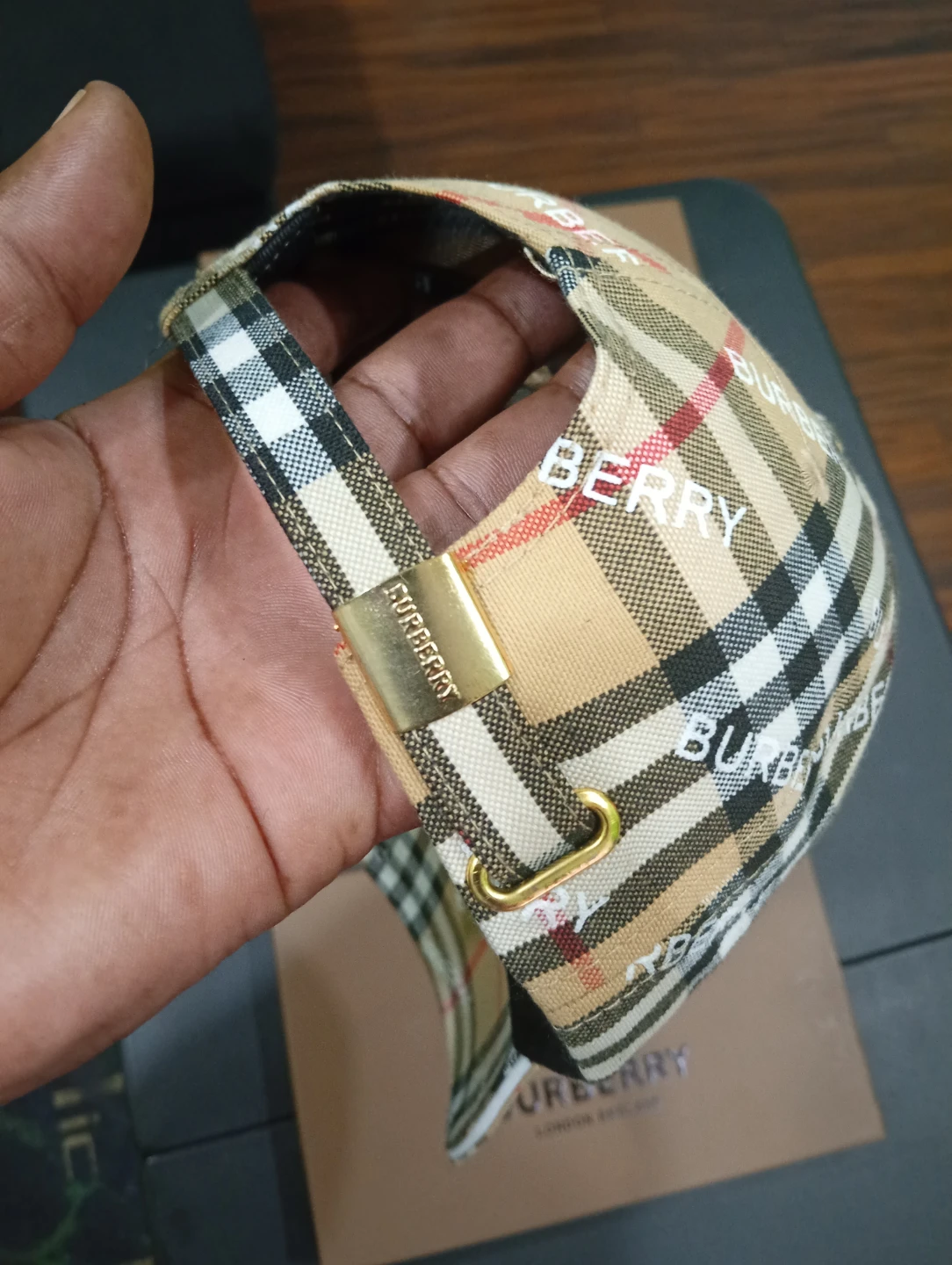 Burberry cap unisex - photo 3