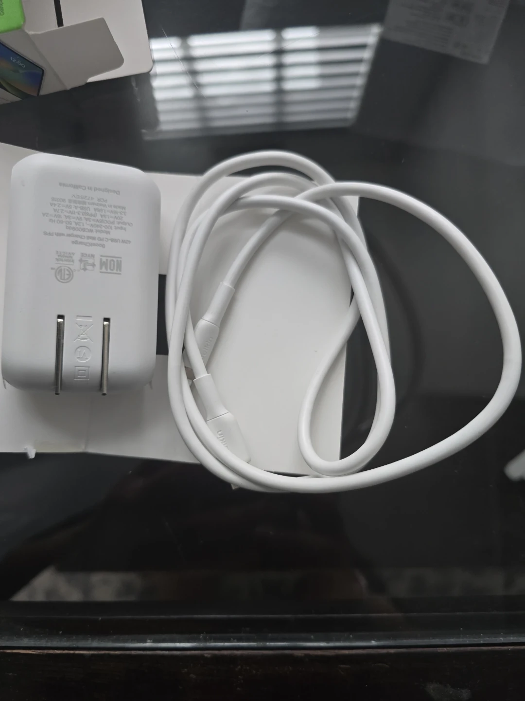 New Belkin BoostCharge 42W Dual Wall Charger with Cable - photo 4