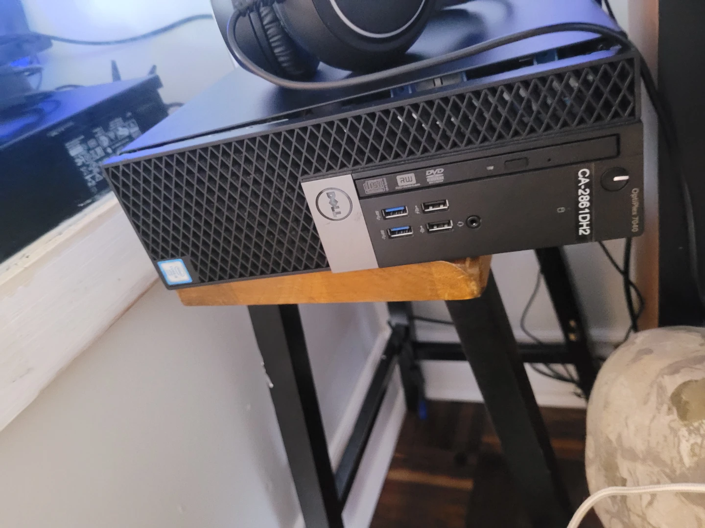Dell OptiPlex 7040 Small Form Factor PC - photo 3