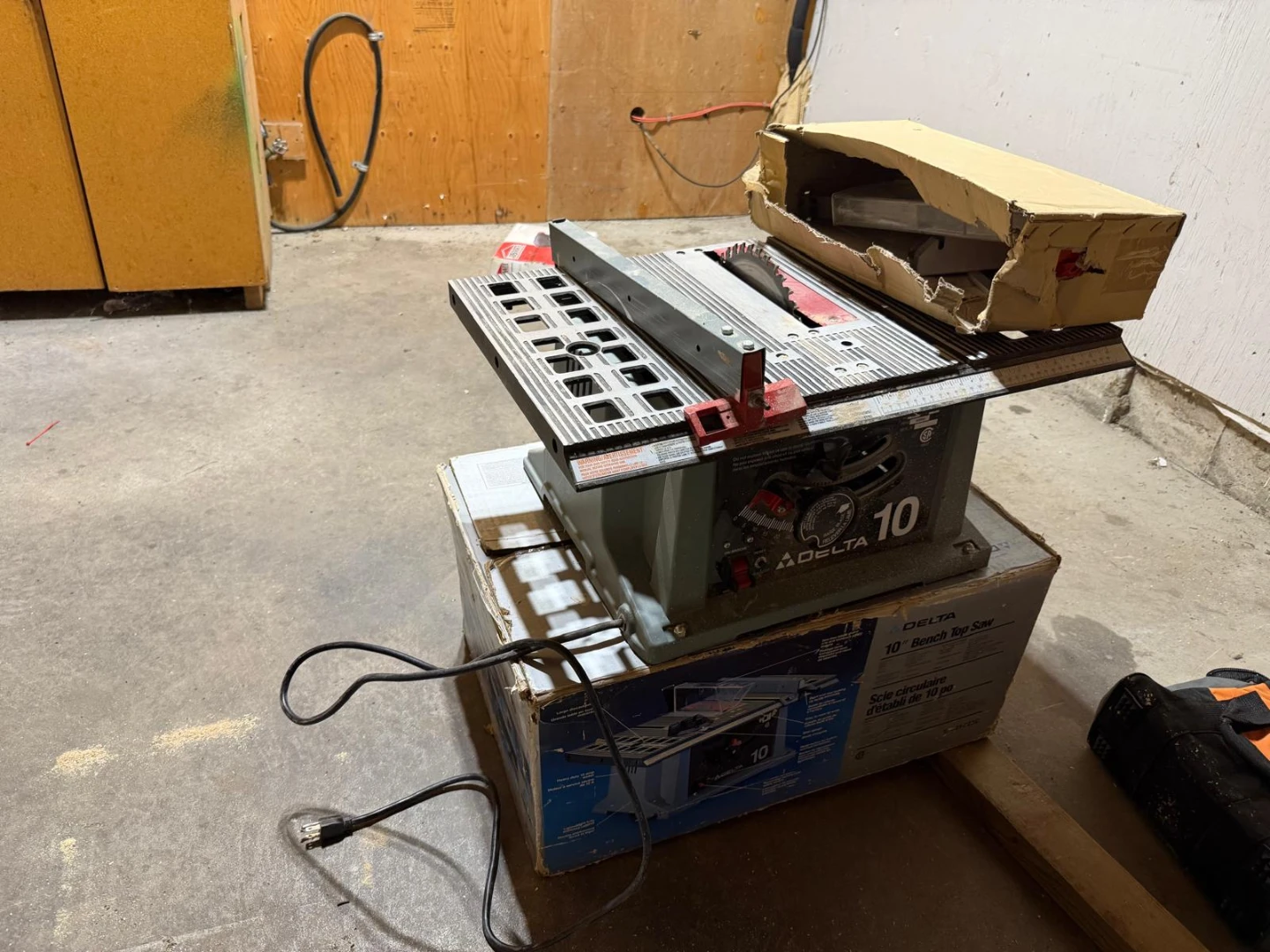 Delta 10-Inch Bench Top Saw