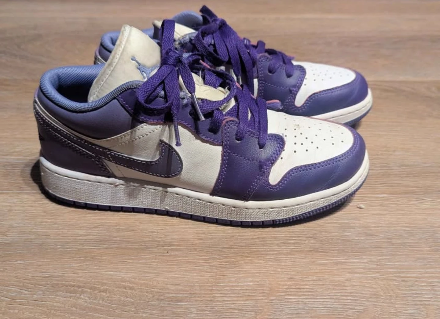 Air Jordan 1 Low (GS) 'Court Purple'