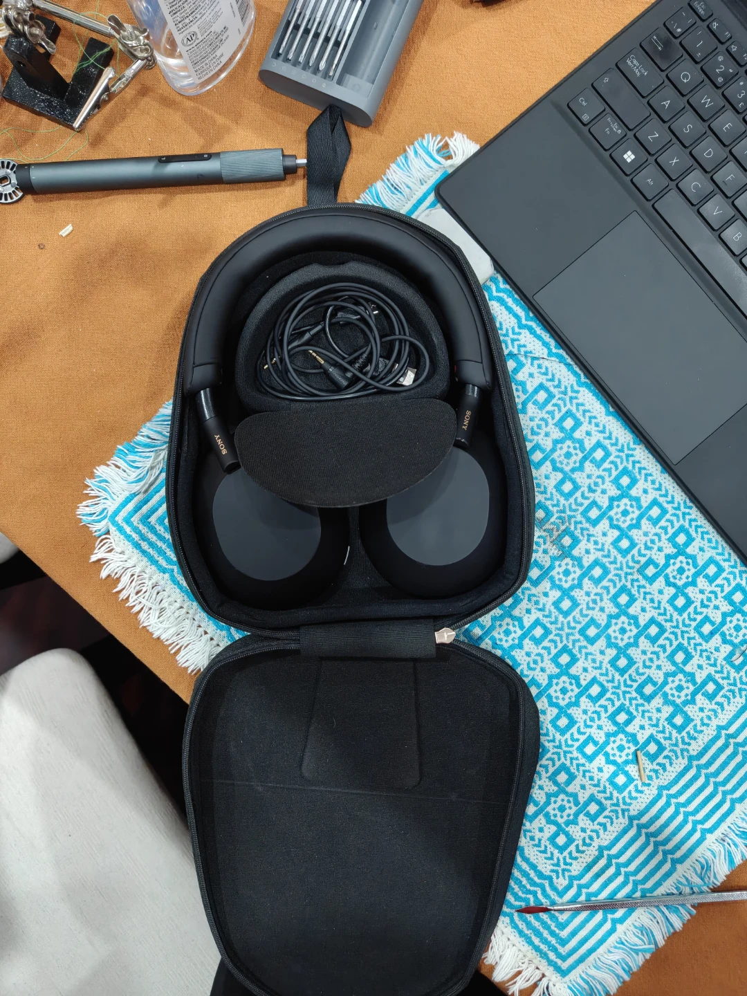 Sony 1000X Series Headphones - photo 4