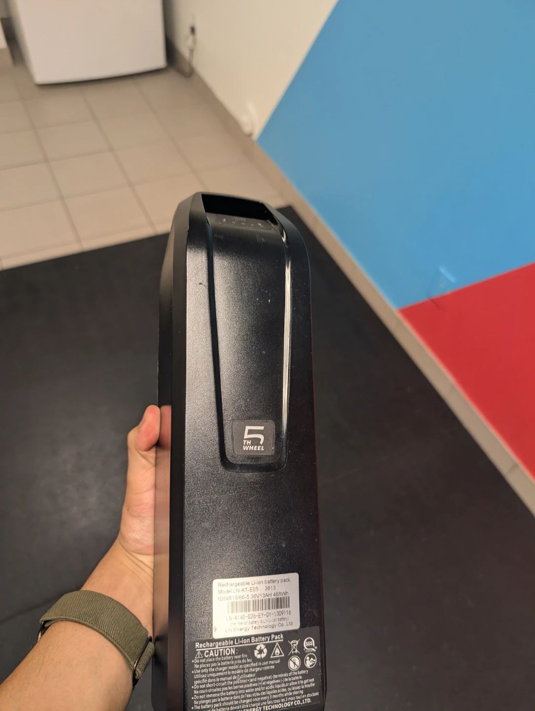 5th Wheel E-Bike Battery and Charger - photo 3