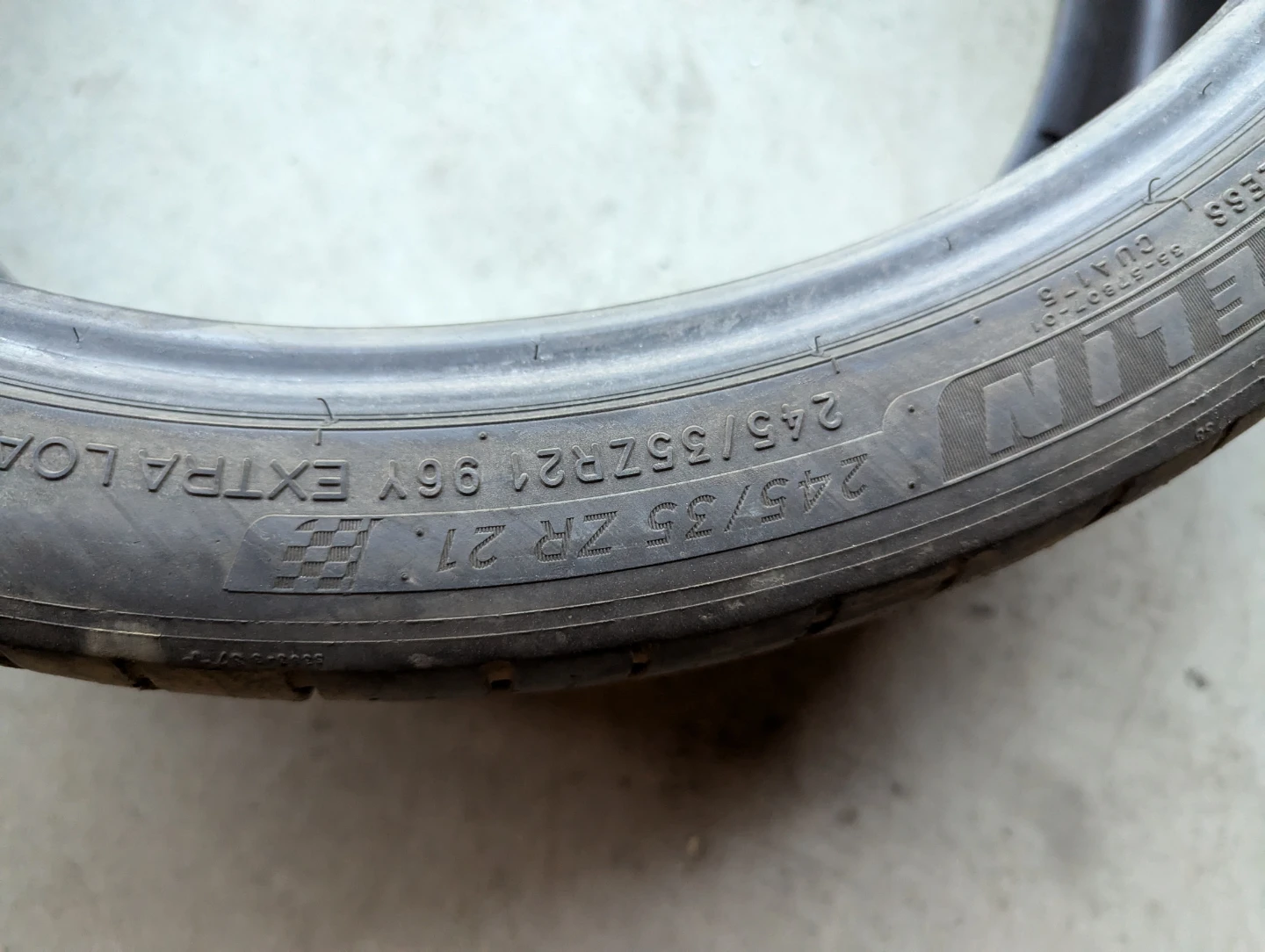 245/35R21 Michelin Pilot Sport All Season - photo 3