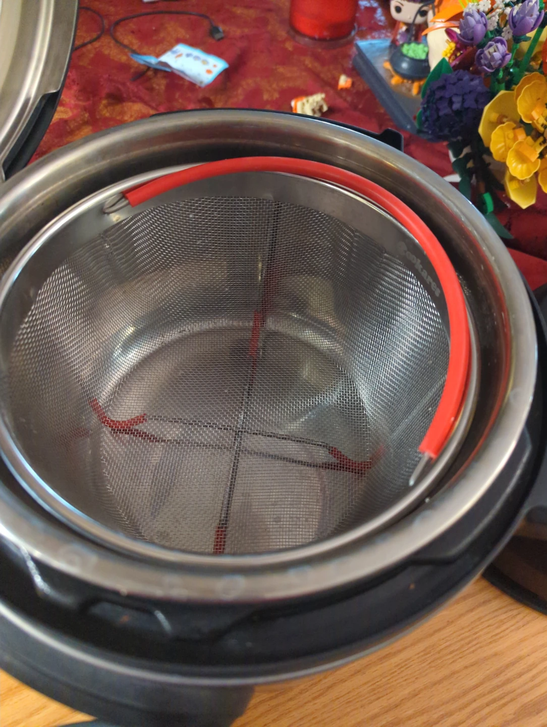 Instant Pot 6 Quart with Air Fryer Lid - photo 4